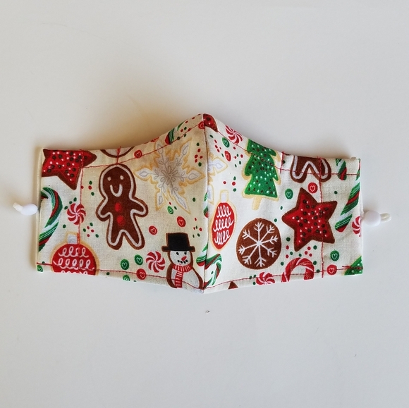 Handmade Face Mask Christmas Gingerbread Kids Beige Background Ages (3-6) - Picture 3 of 5